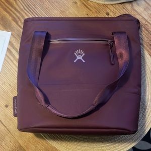 Hydroflask Lunch bag in eggplant